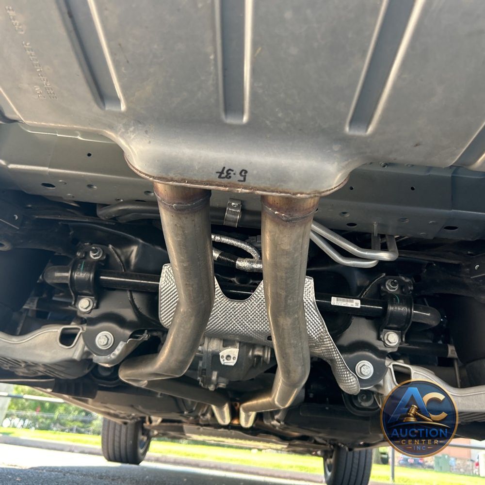 2025 Land Rover Defender 130 V8 P500
