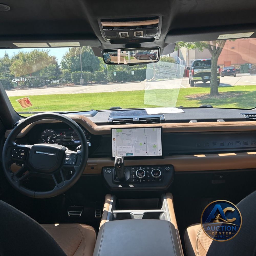 2025 Land Rover Defender 130 V8 P500