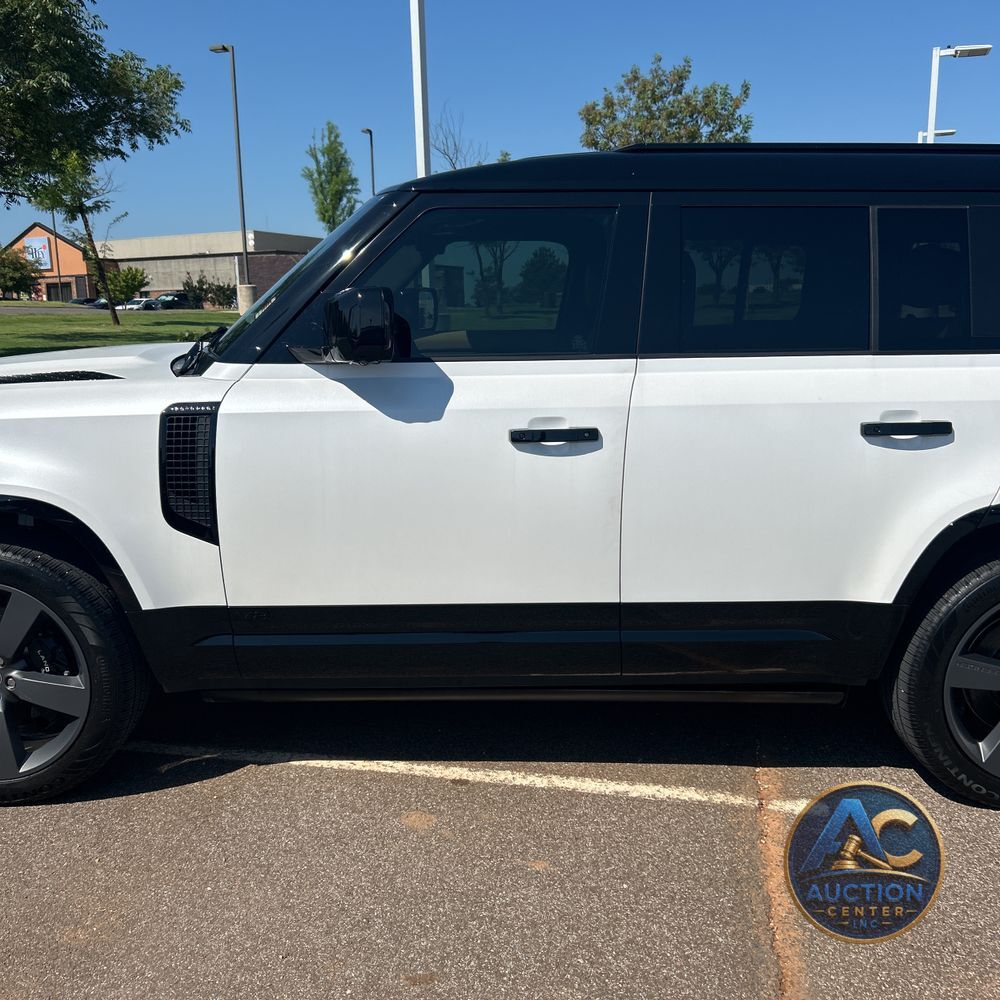 2025 Land Rover Defender 130 V8 P500