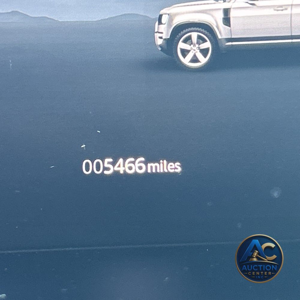 2025 Land Rover Defender 130 V8 P500