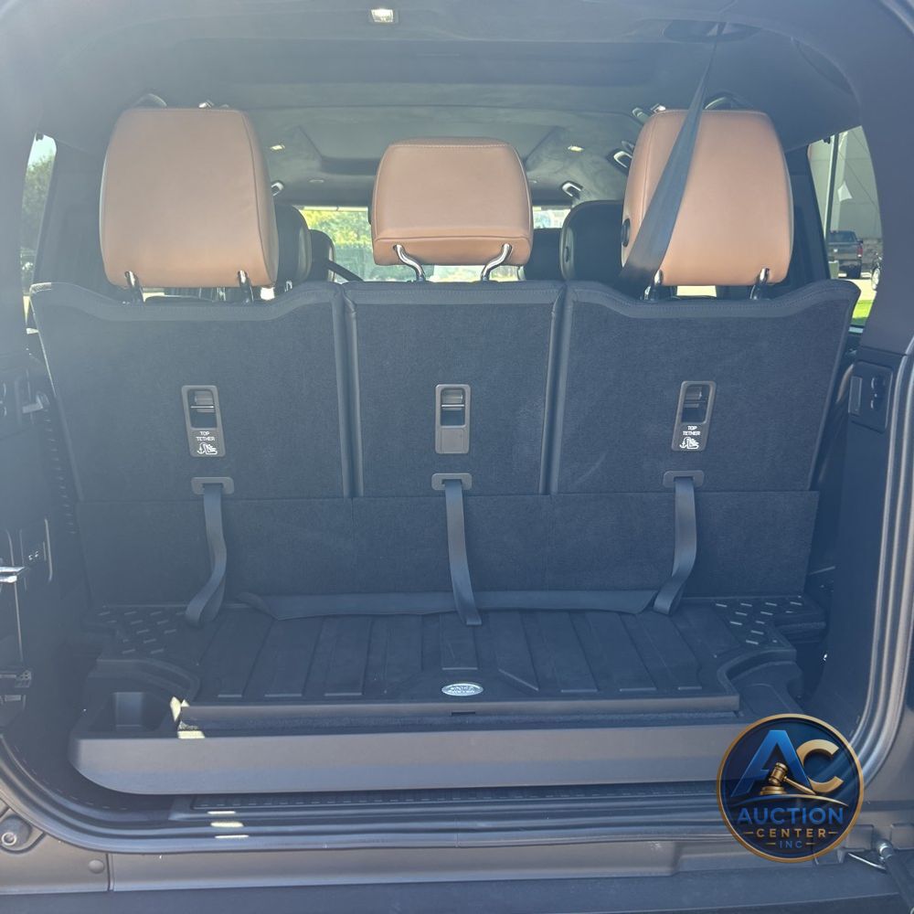 2025 Land Rover Defender 130 V8 P500