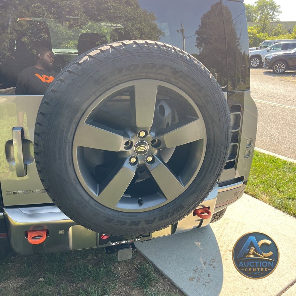 2024 Land Rover Defender 110 P400 X