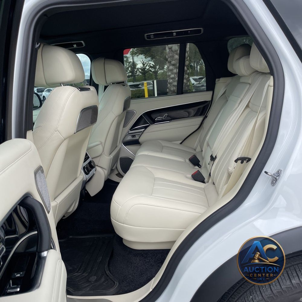 2025 Land Rover Range Rover Autobiography P530