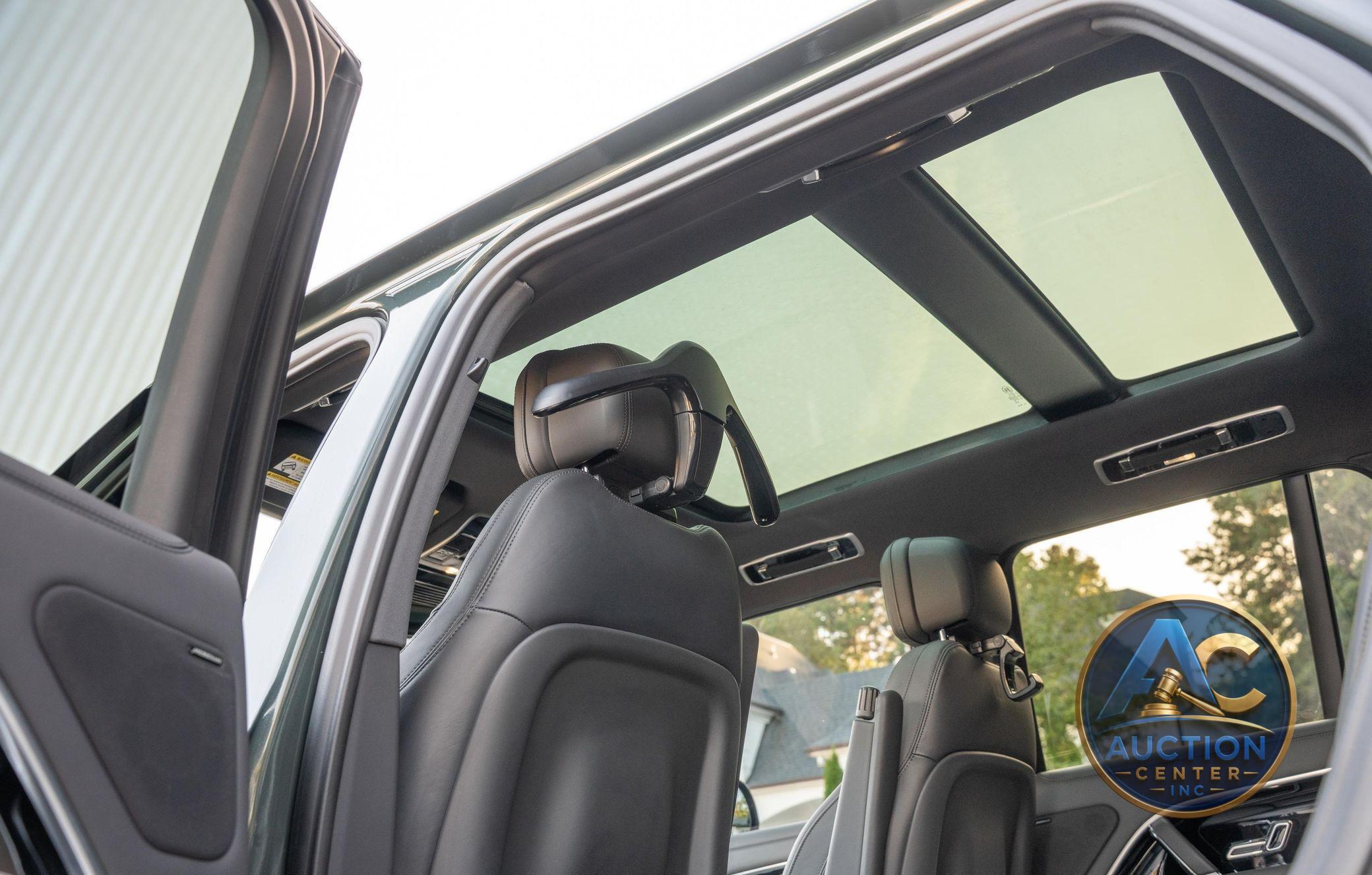 2023 Land Rover Range Rover P530 SE