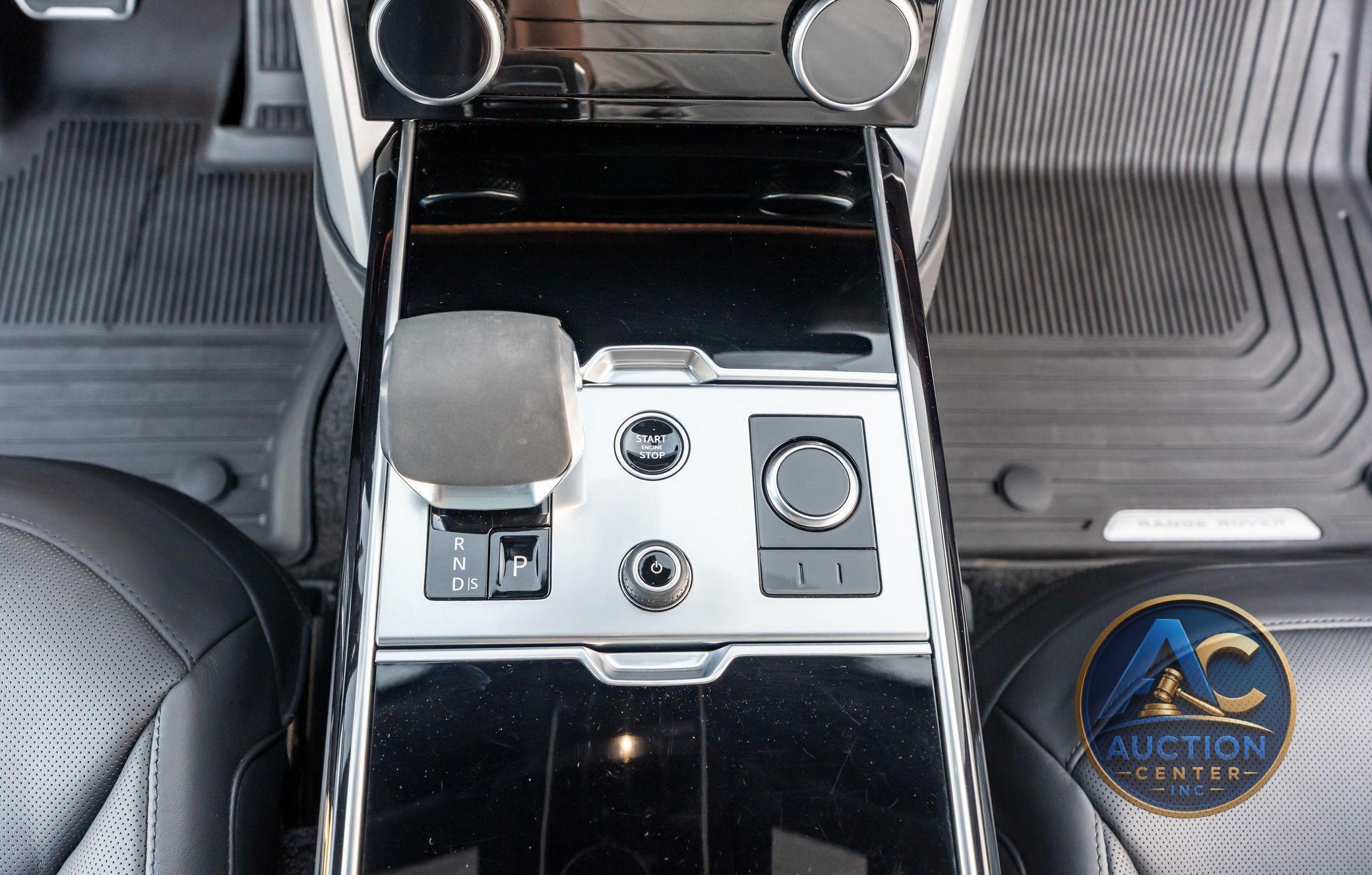 2023 Land Rover Range Rover P530 SE