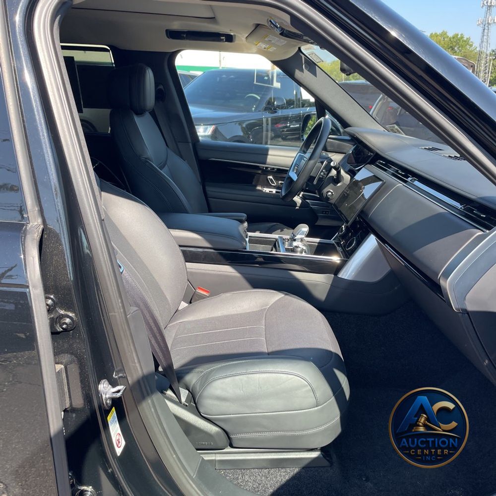 2023 Land Rover Range Rover SE