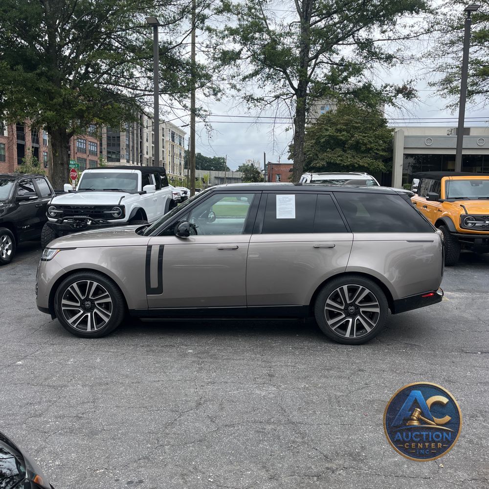 2023 Land Rover Range Rover SE