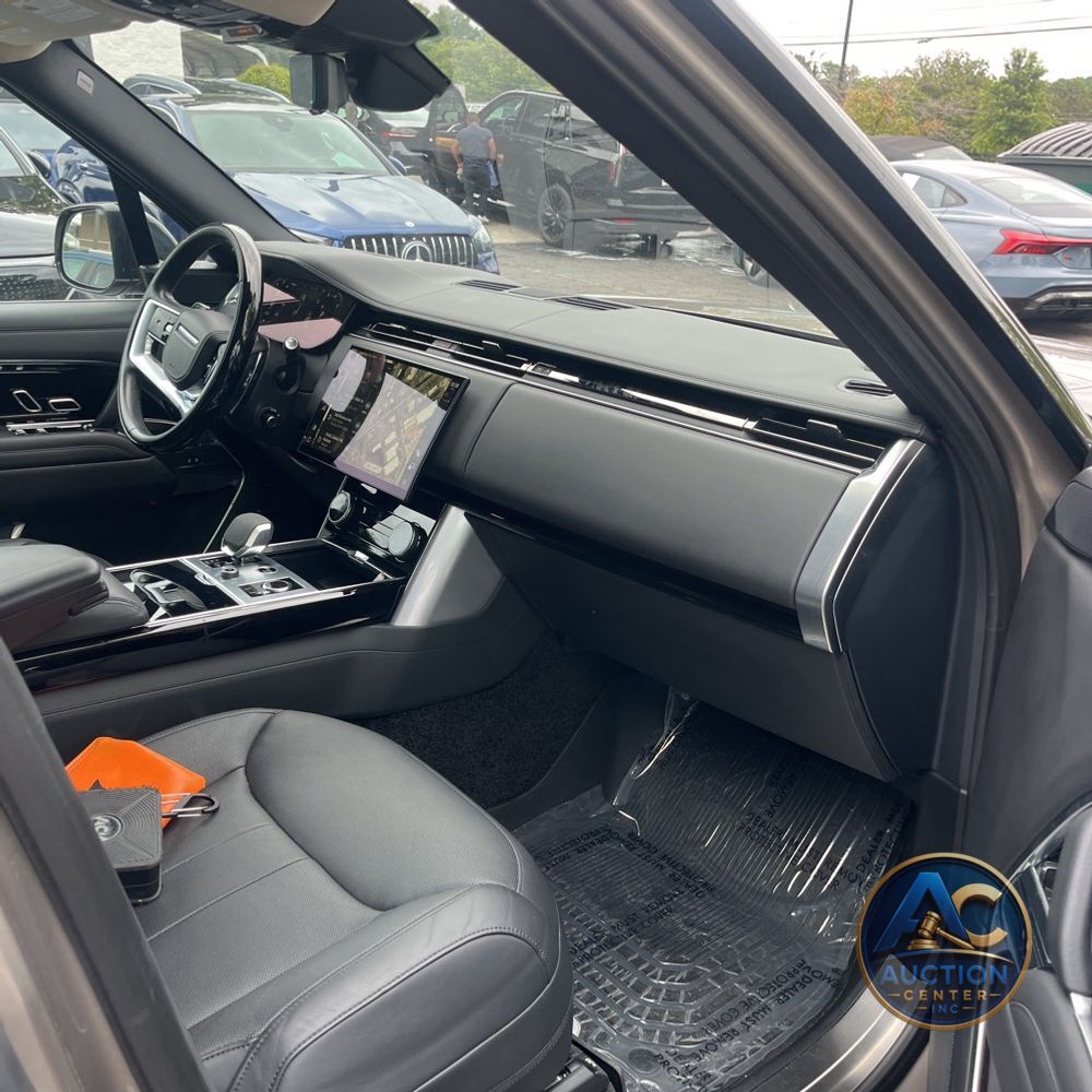 2023 Land Rover Range Rover SE