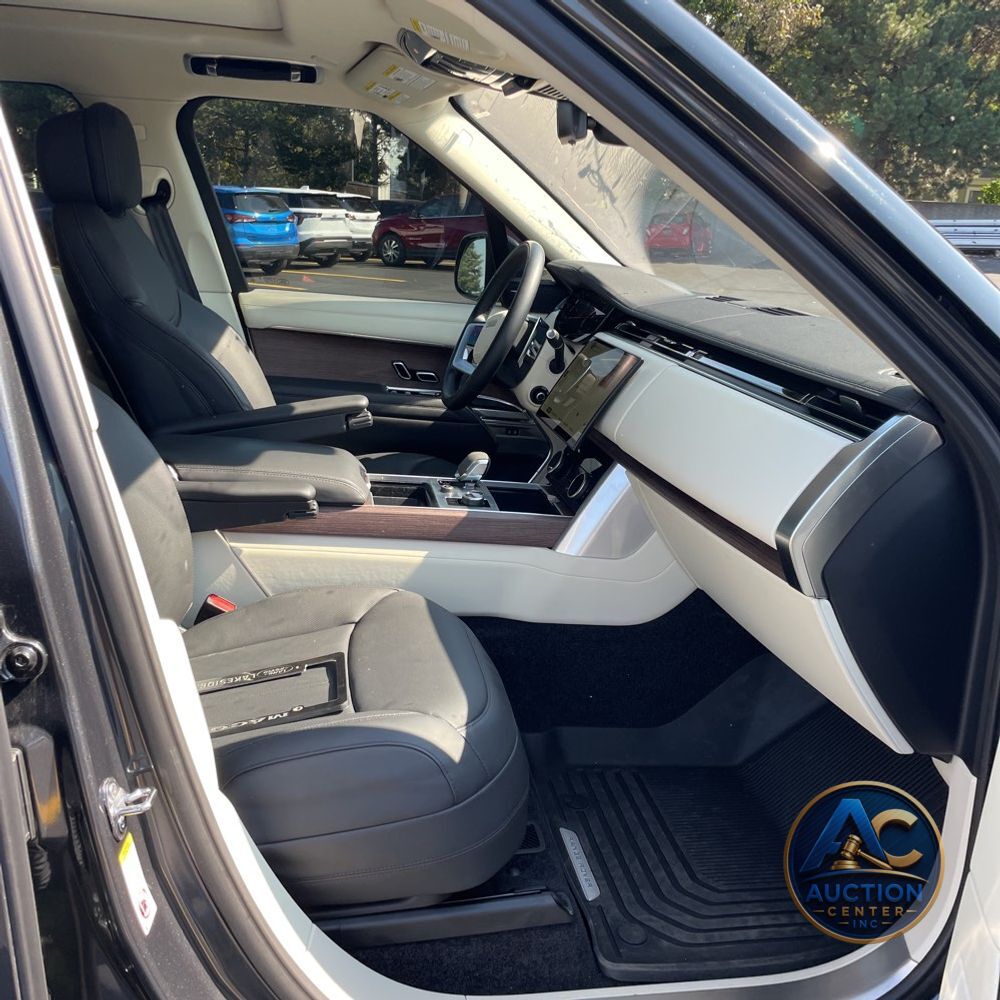 2023 Land Rover Range Rover P530 SE