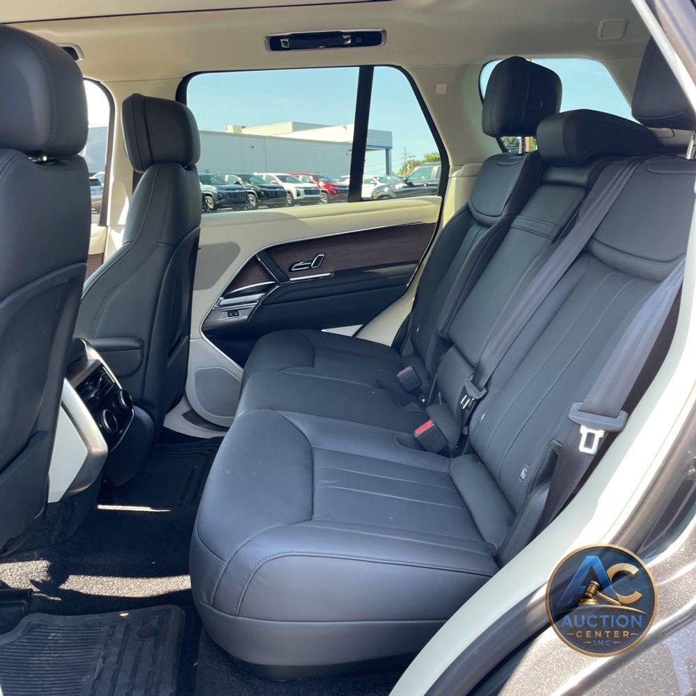 2023 Land Rover Range Rover P530 SE