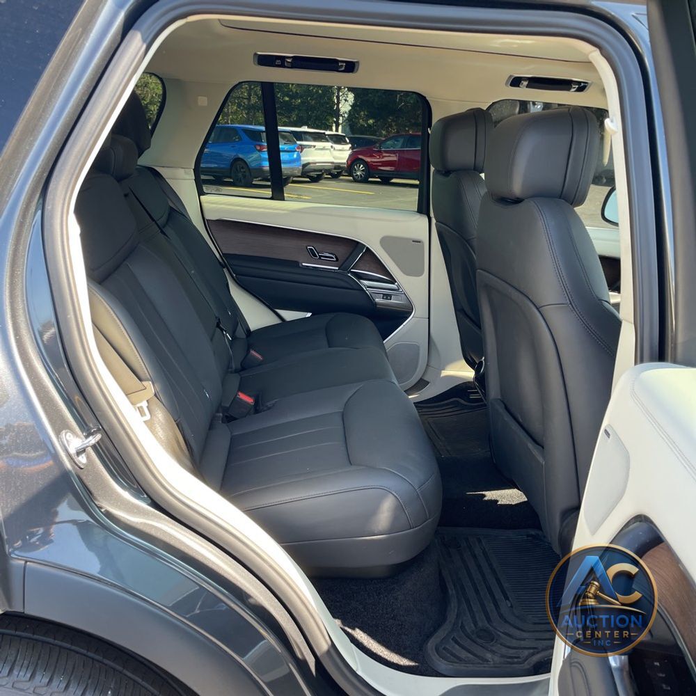 2023 Land Rover Range Rover P530 SE