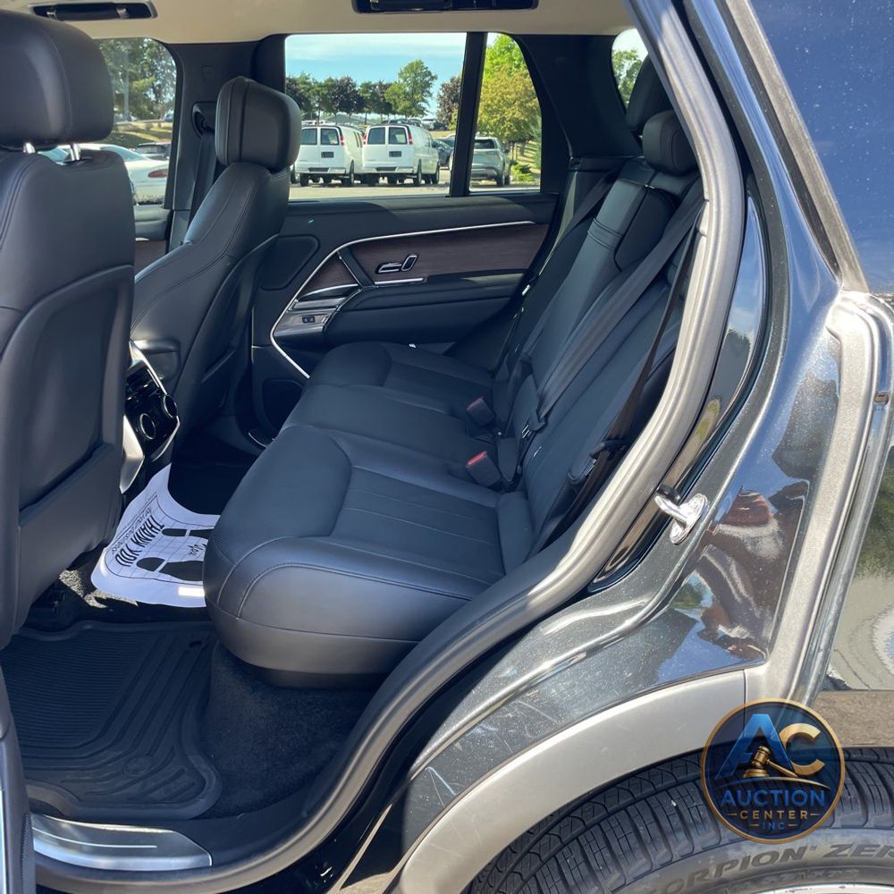 2023 Land Rover Range Rover P530 SE