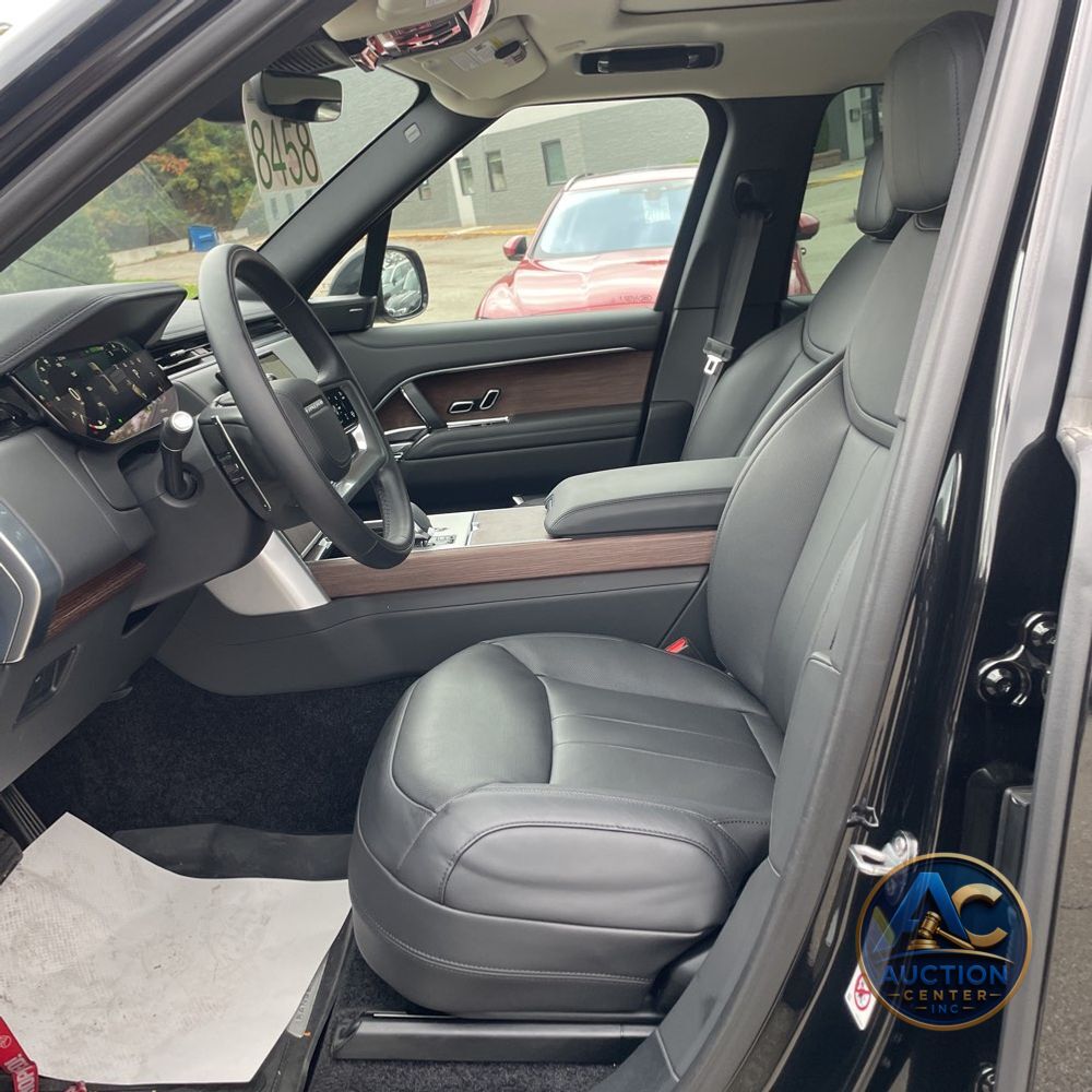 2025 Land Rover Range Rover SE P530