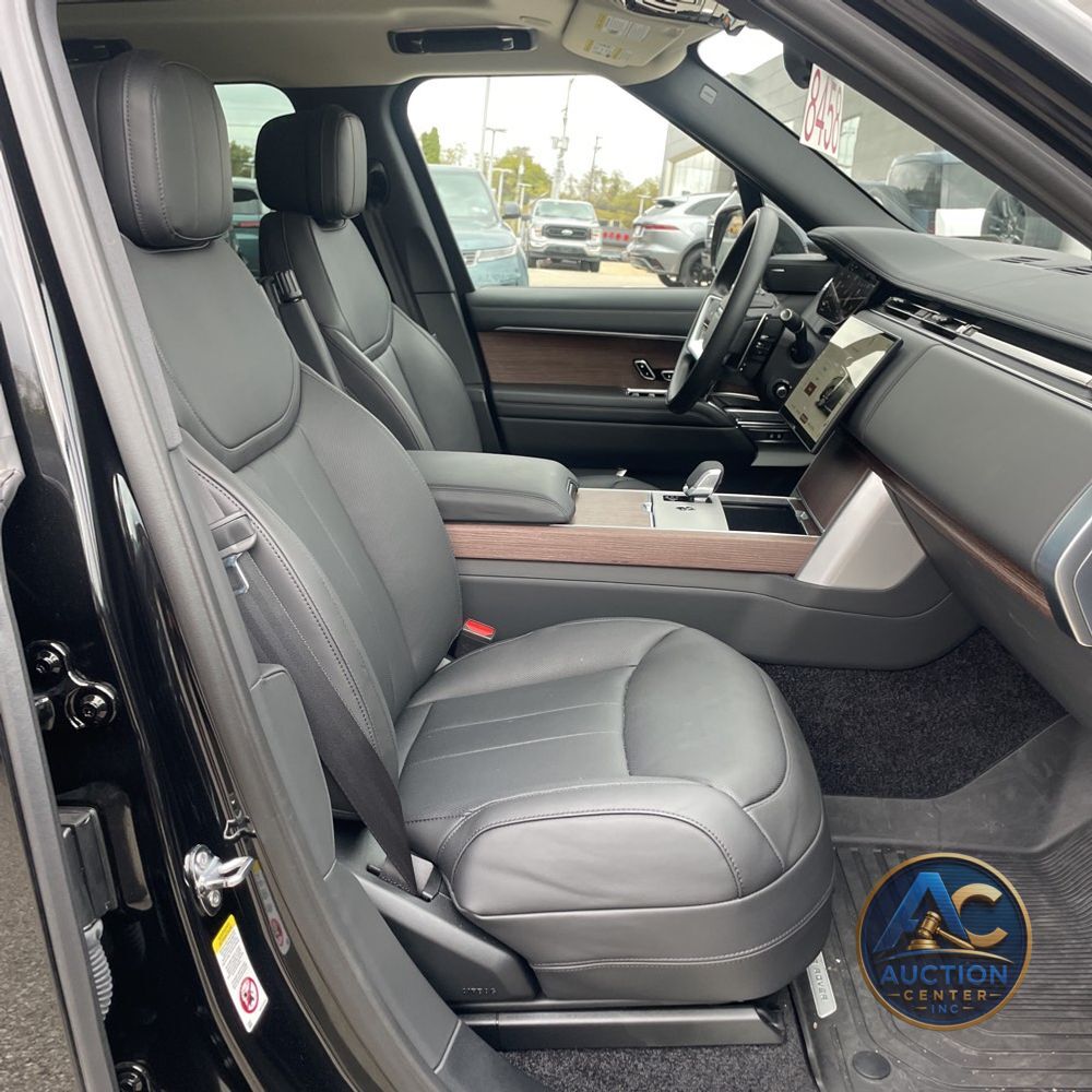 2025 Land Rover Range Rover SE P530