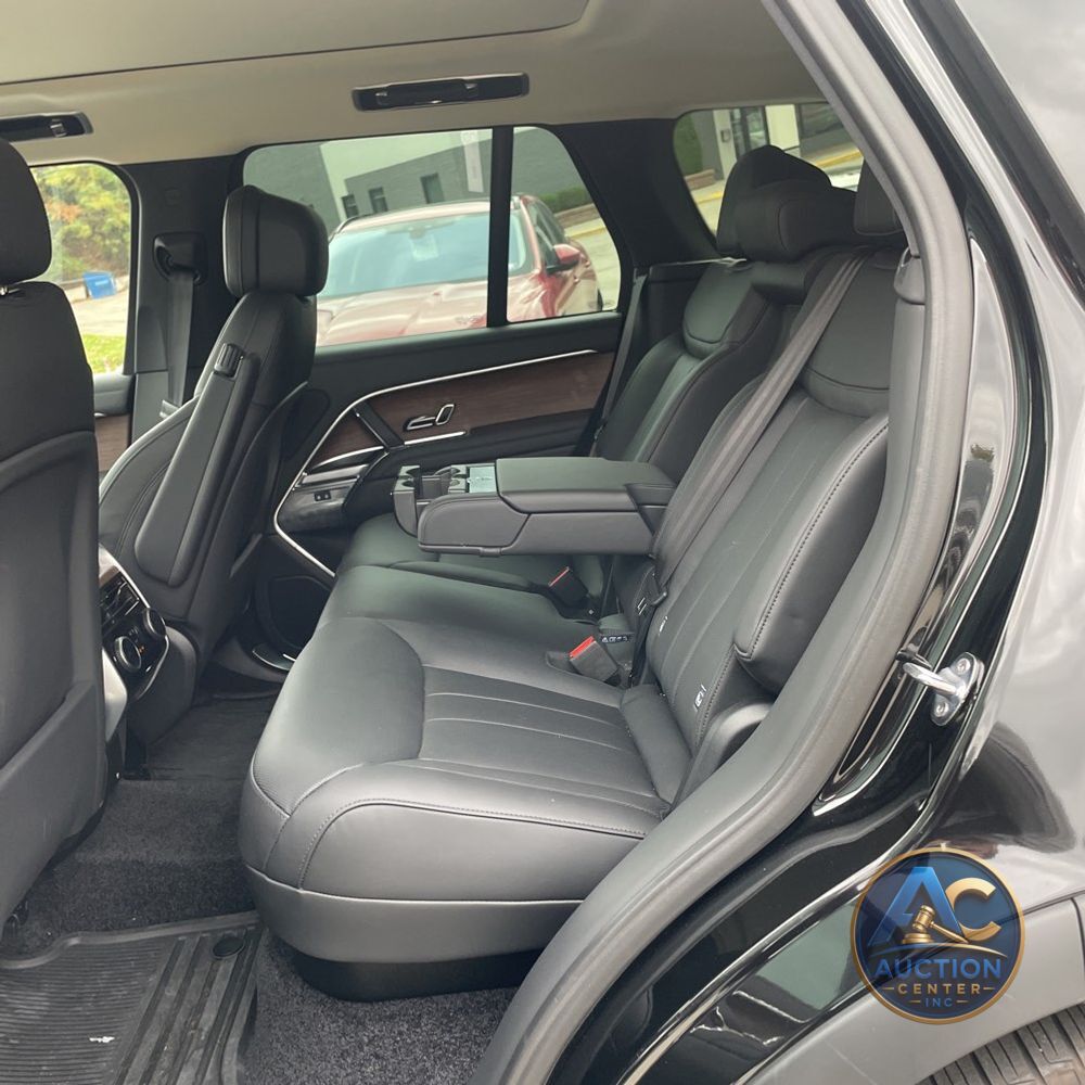 2025 Land Rover Range Rover SE P530