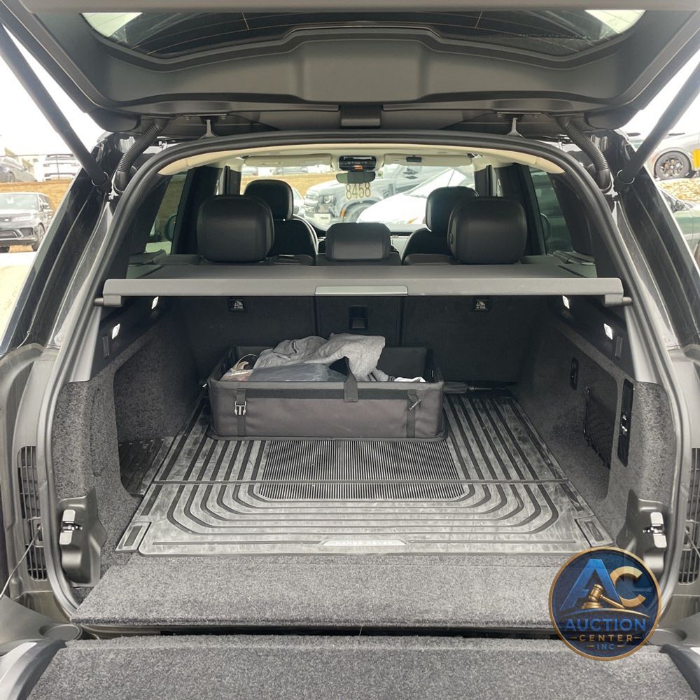 2025 Land Rover Range Rover SE P530
