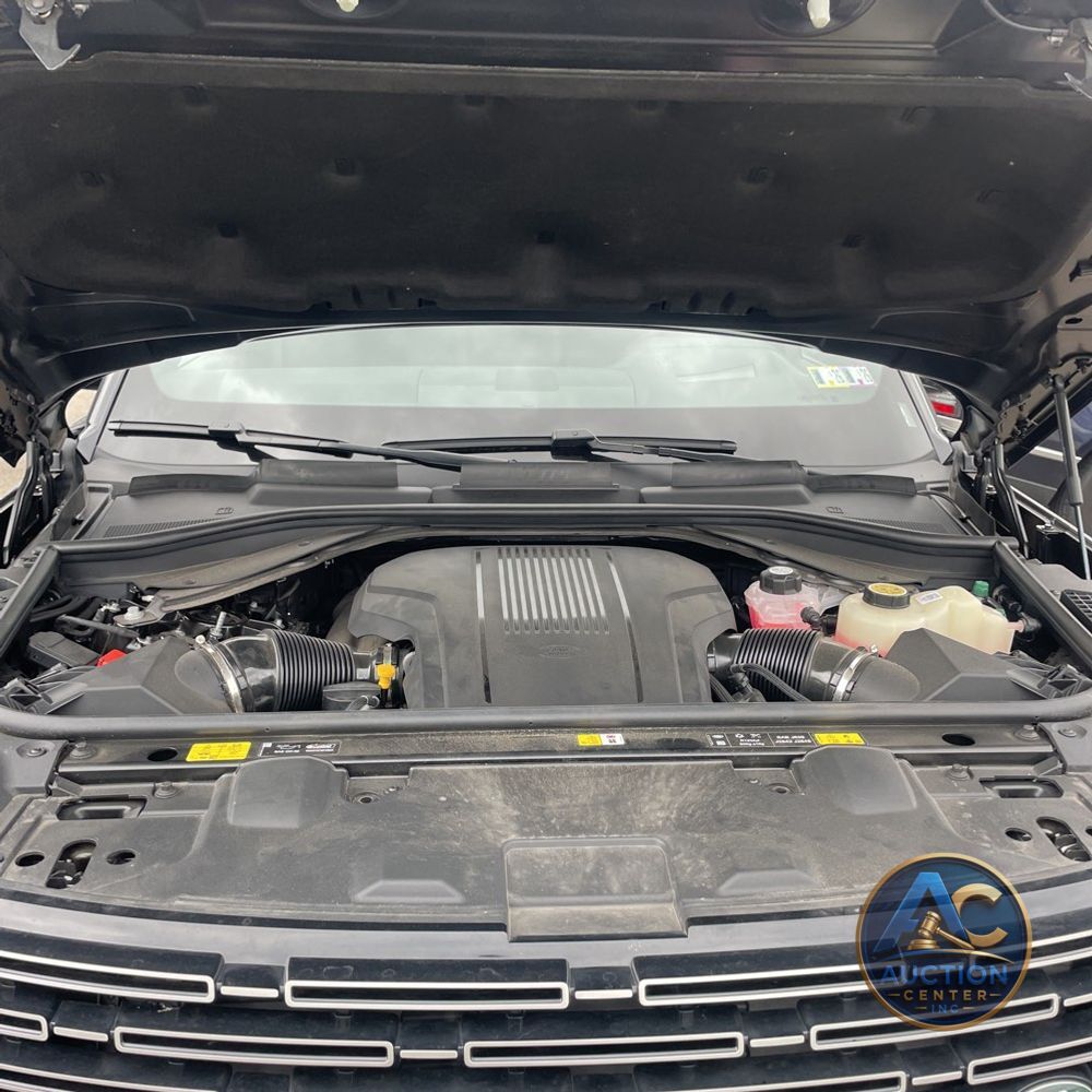 2025 Land Rover Range Rover SE P530
