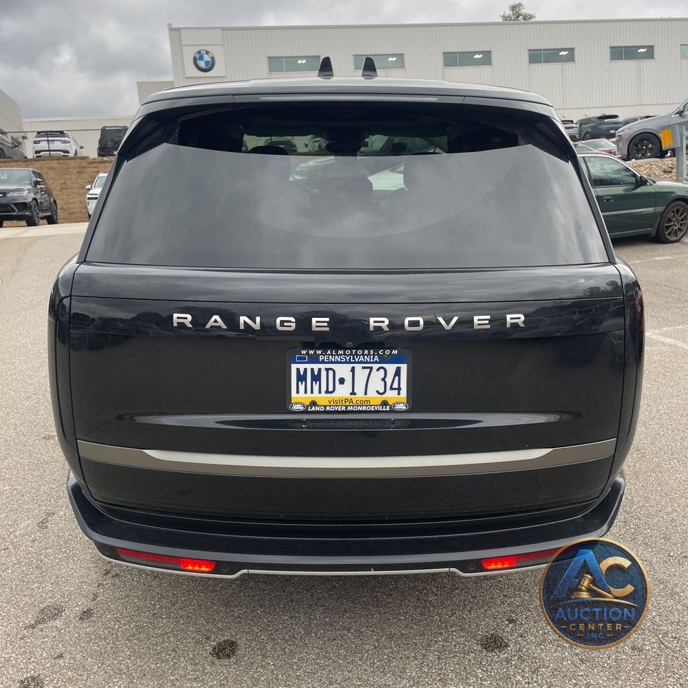 2025 Land Rover Range Rover SE P530