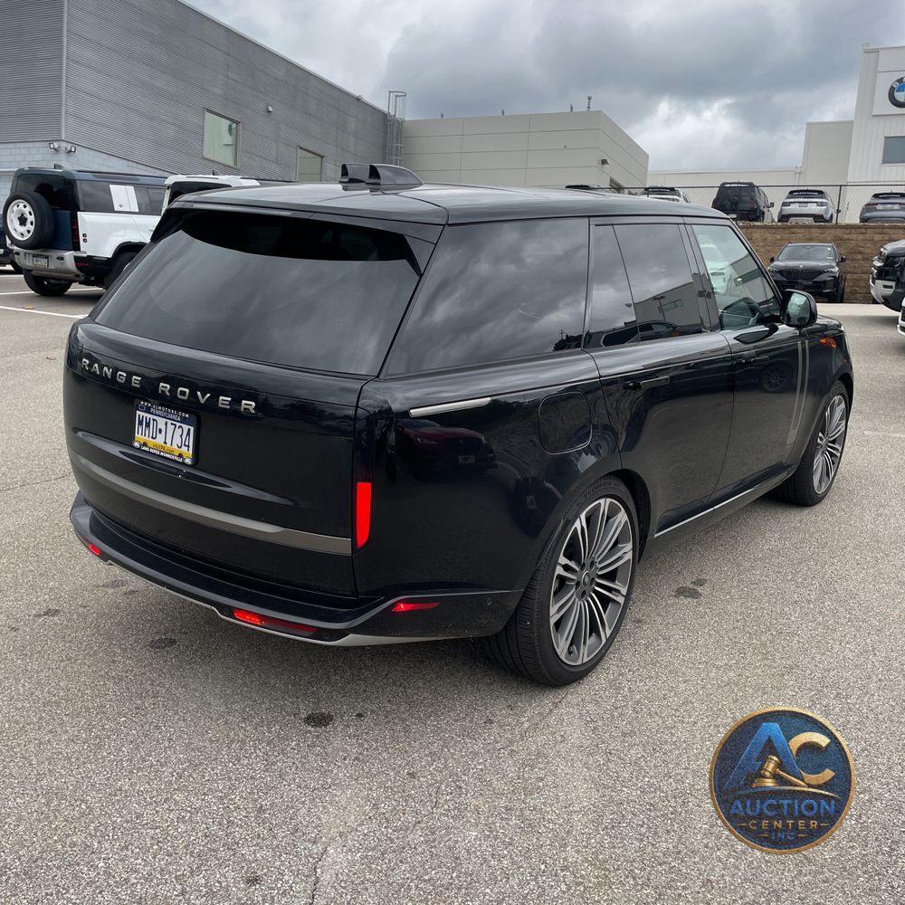 2025 Land Rover Range Rover SE P530