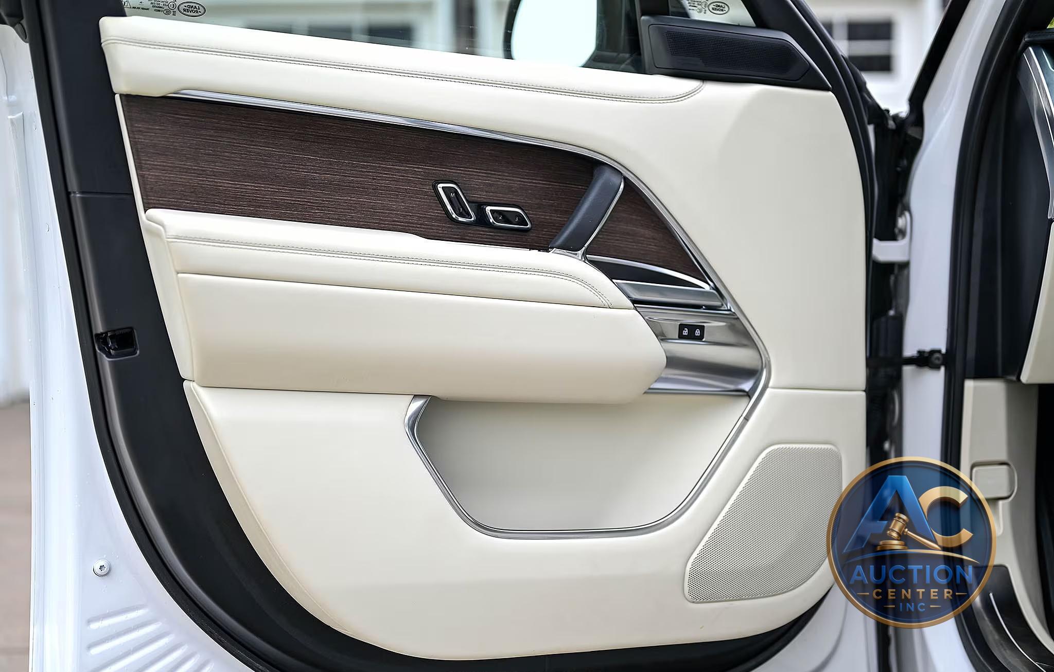 2025 Land Rover Range Rover SE P530