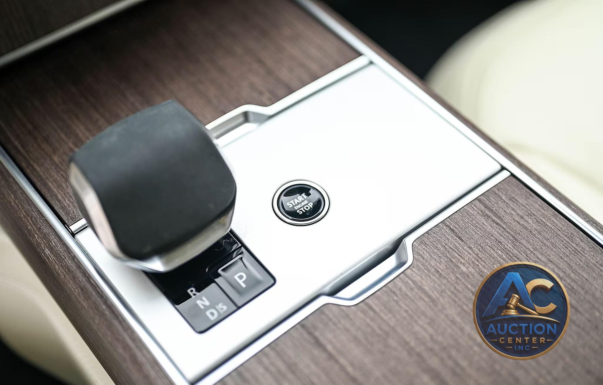 2025 Land Rover Range Rover SE P530