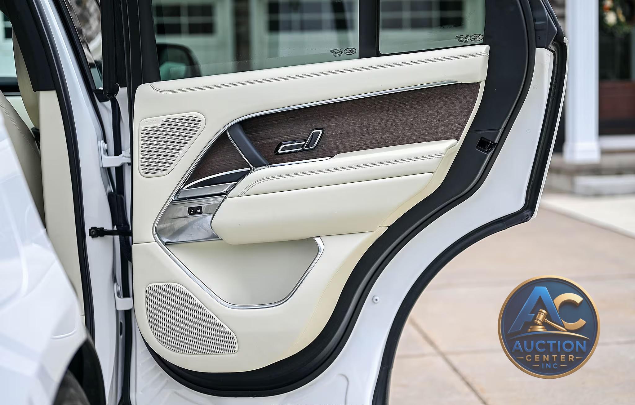 2025 Land Rover Range Rover SE P530