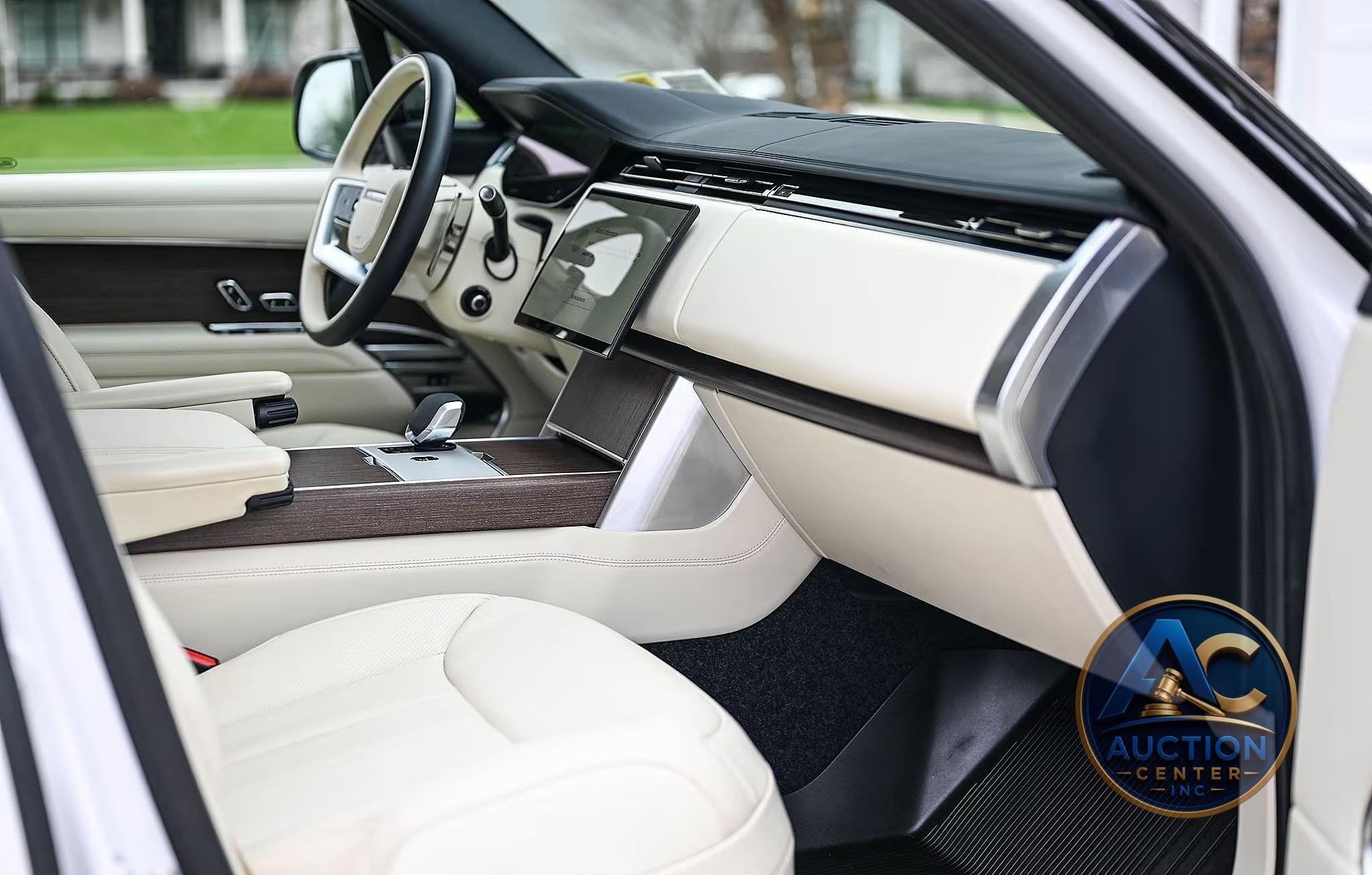 2025 Land Rover Range Rover SE P530