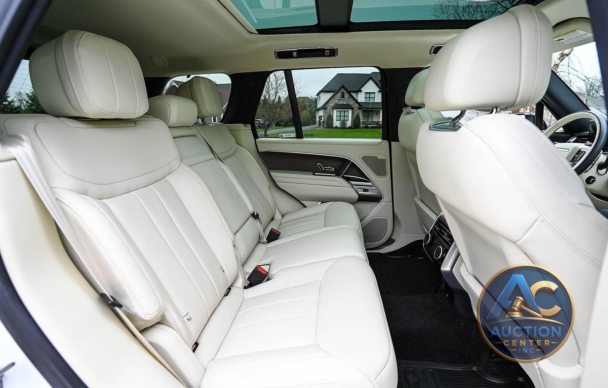 2025 Land Rover Range Rover SE P530