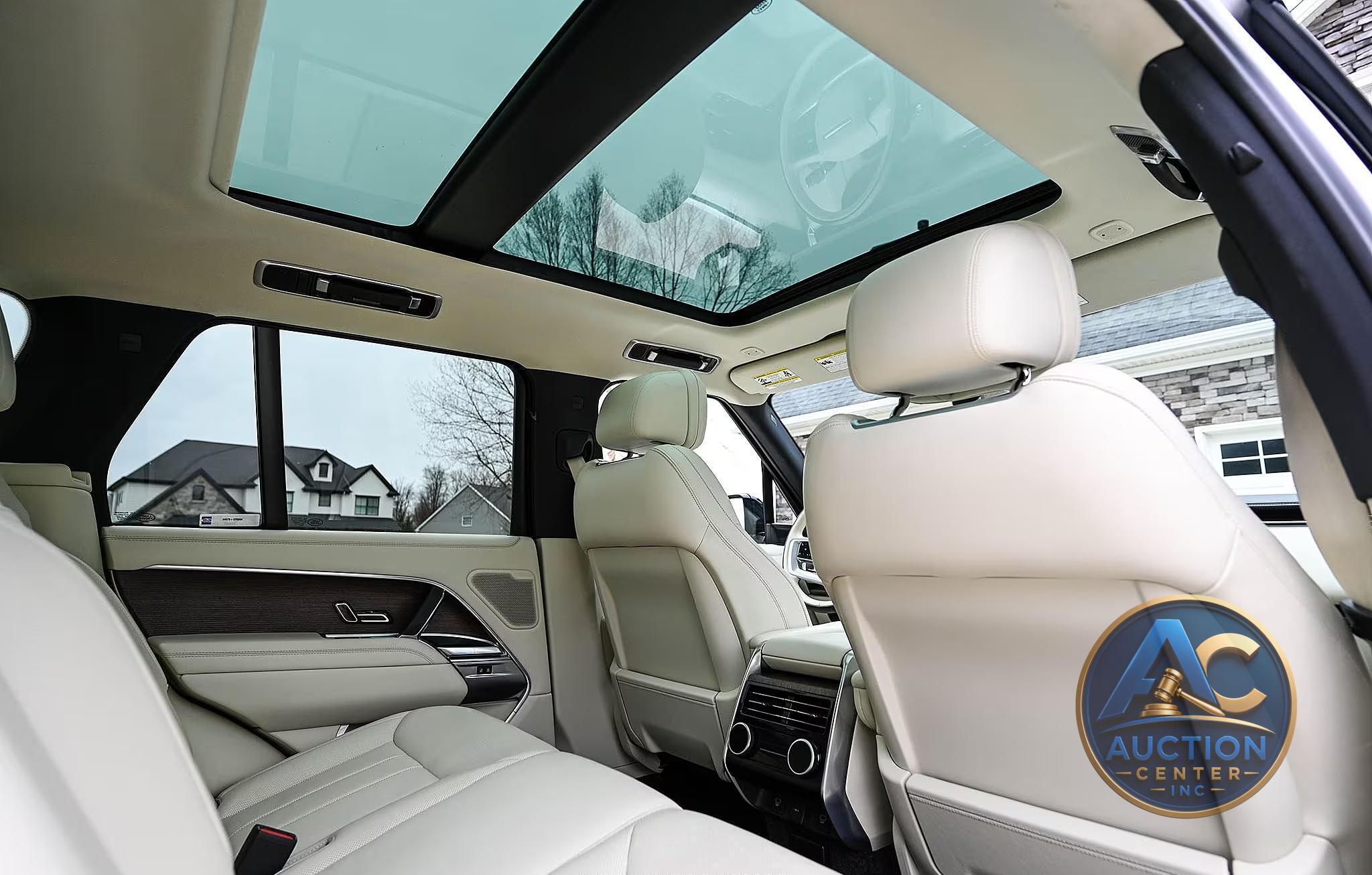 2025 Land Rover Range Rover SE P530