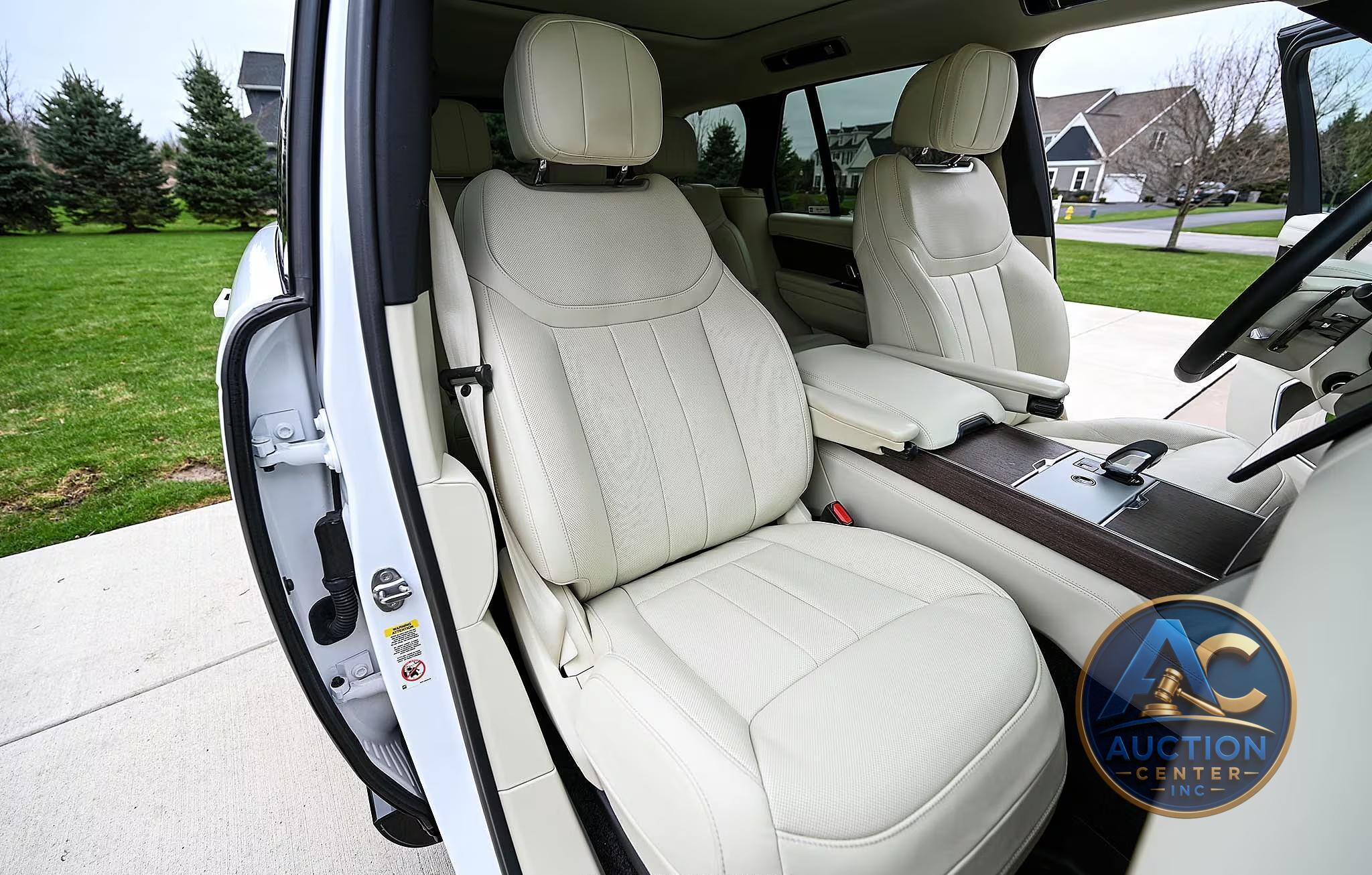 2025 Land Rover Range Rover SE P530