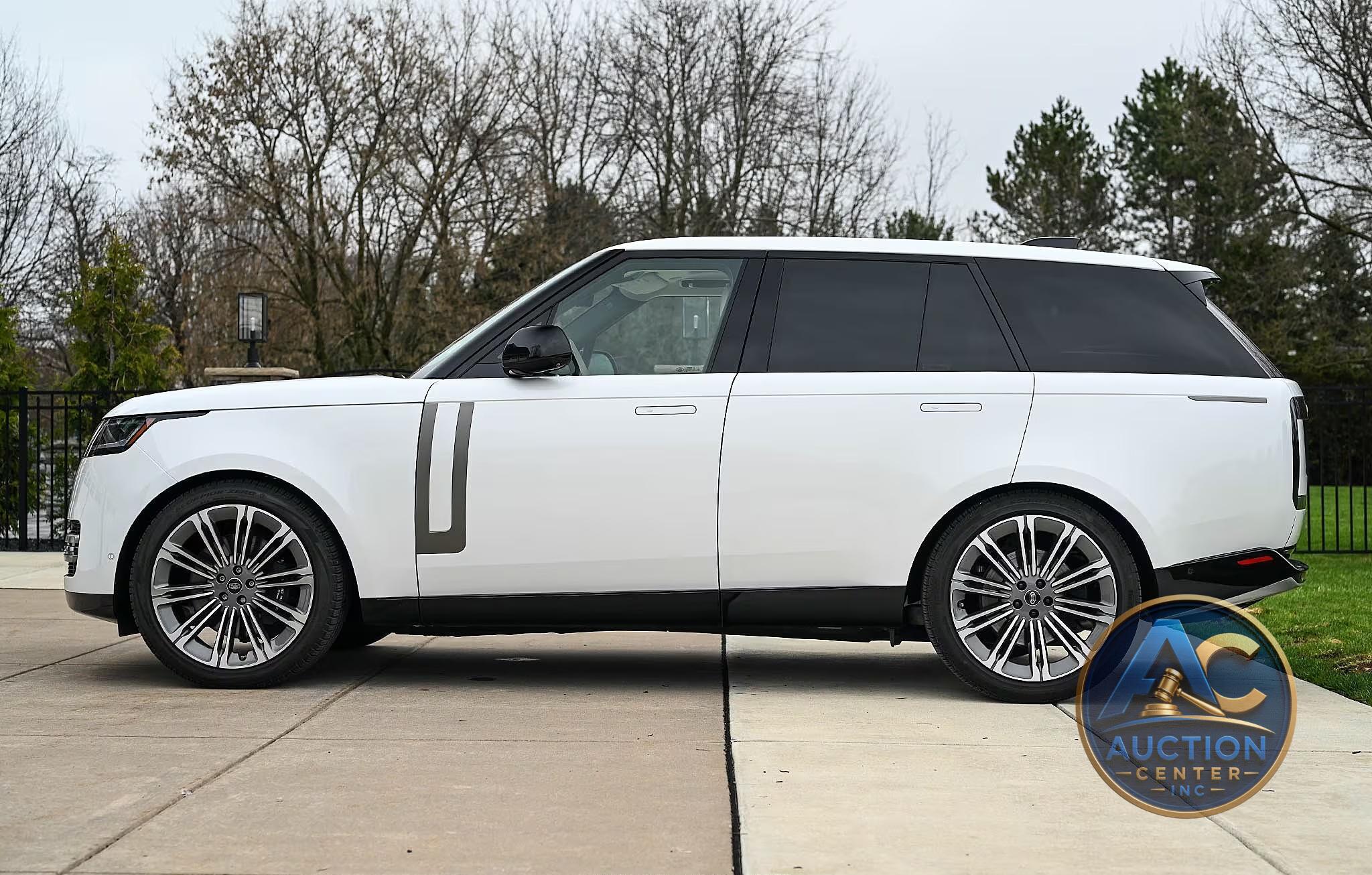 2025 Land Rover Range Rover SE P530