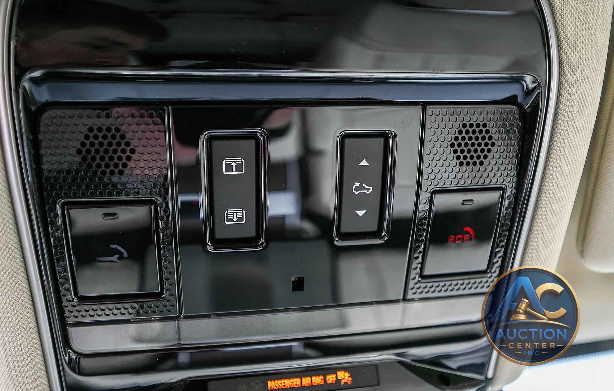 2025 Land Rover Range Rover SE P530