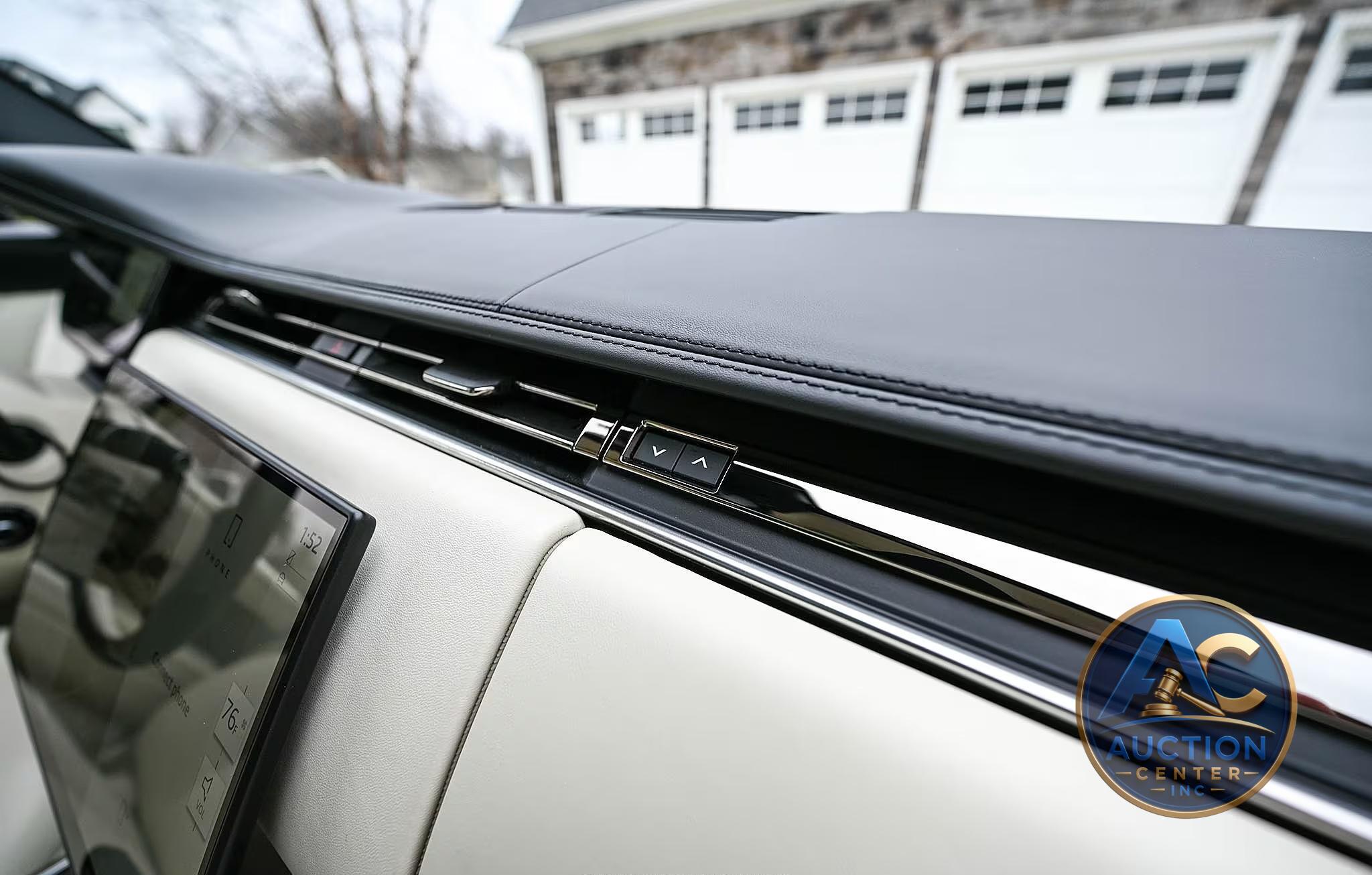 2025 Land Rover Range Rover SE P530