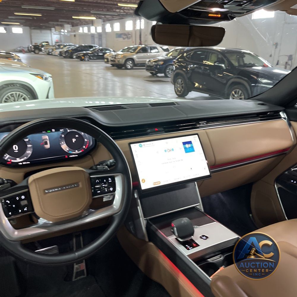 2025 Land Rover Range Rover P400 SE