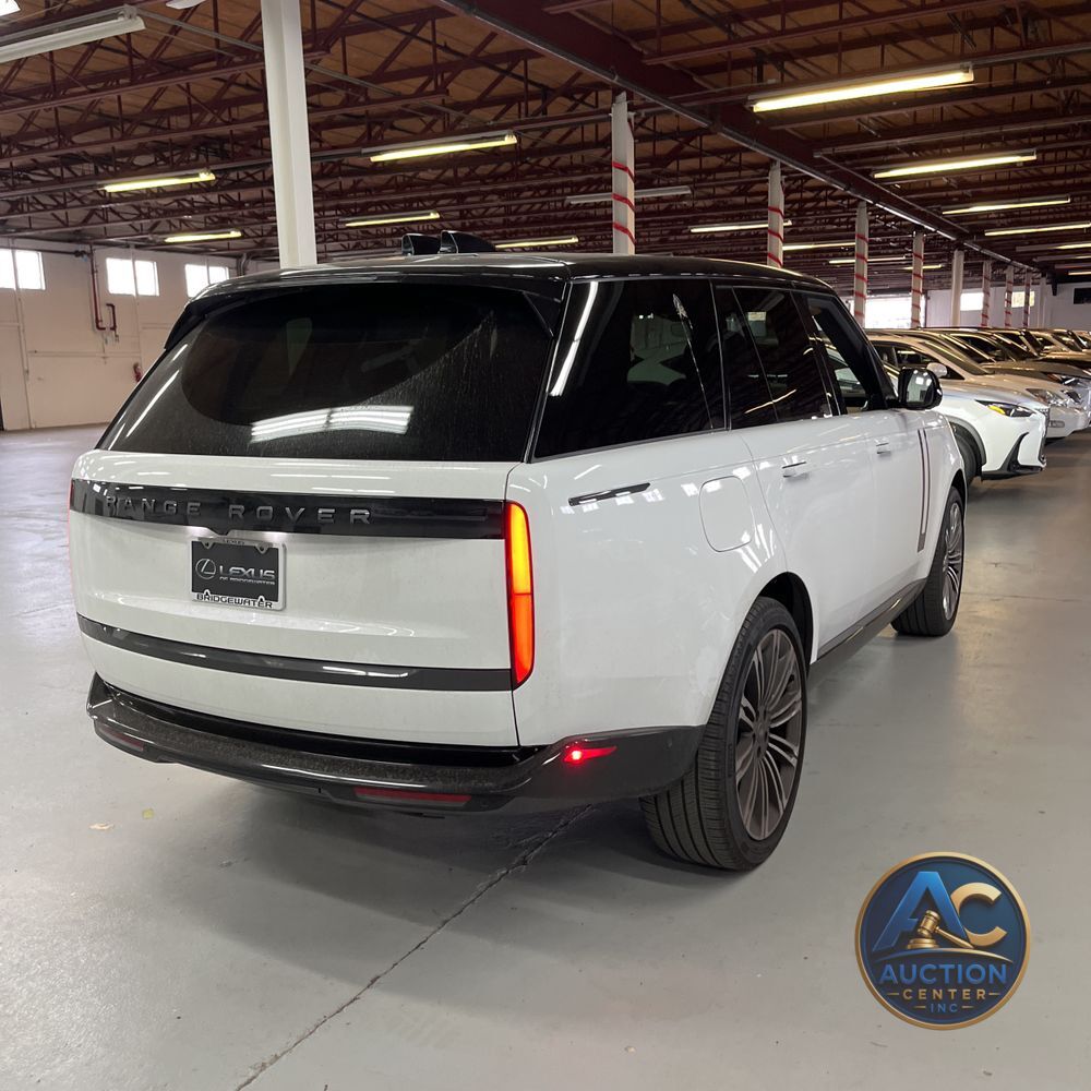 2025 Land Rover Range Rover P400 SE
