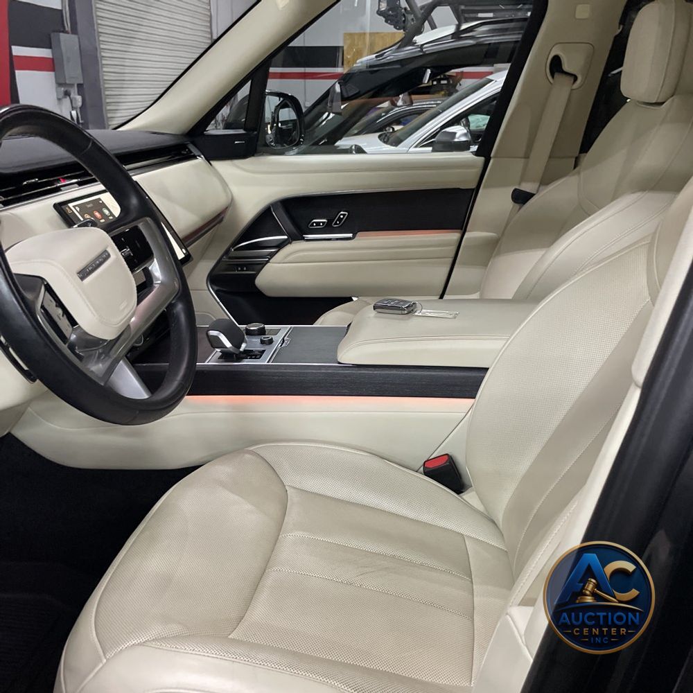 2023 Land Rover Range Rover SE