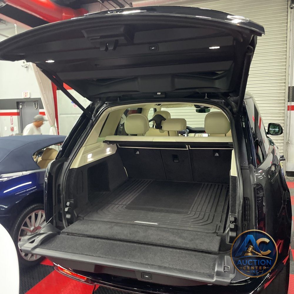 2023 Land Rover Range Rover SE