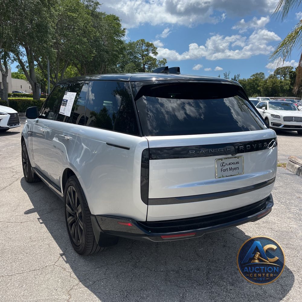 2025 Land Rover Range Rover P400 SE