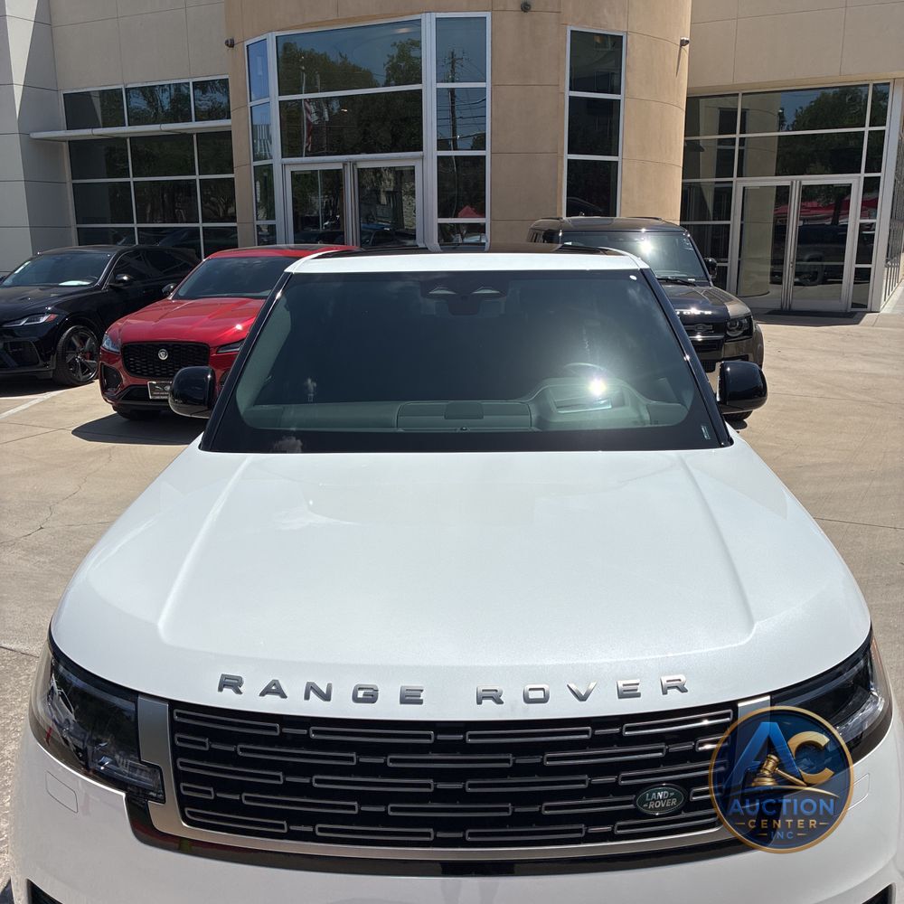 2024 Land Rover Range Rover SE P400