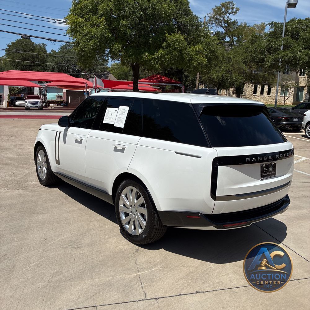 2024 Land Rover Range Rover SE P400