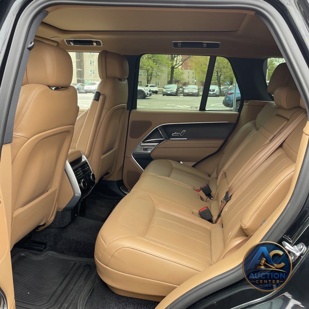 2025 Land Rover Range Rover P400 SE
