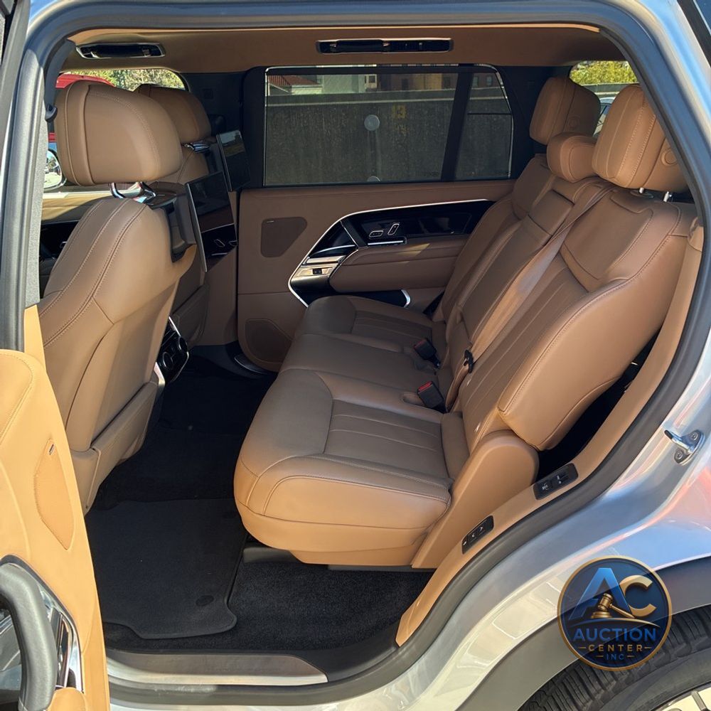 2023 Land Rover Range Rover P530 SE LWB