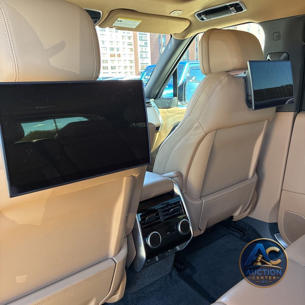 2023 Land Rover Range Rover P530 SE LWB