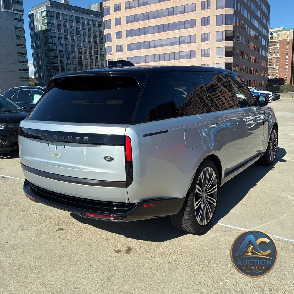 2023 Land Rover Range Rover P530 SE LWB