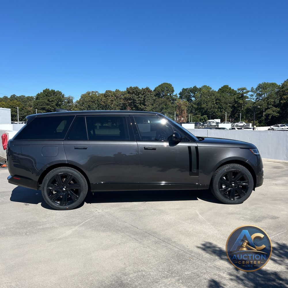 2023 Land Rover Range Rover P530 SE LWB
