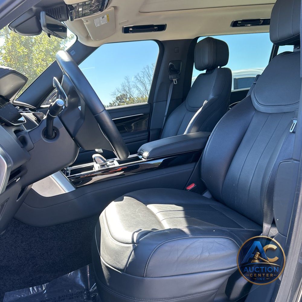 2023 Land Rover Range Rover P530 SE LWB