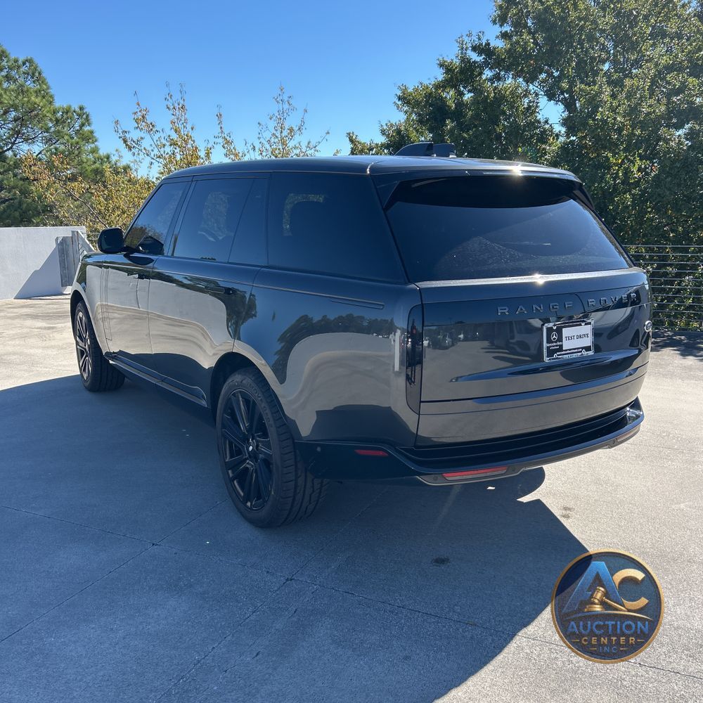 2023 Land Rover Range Rover P530 SE LWB