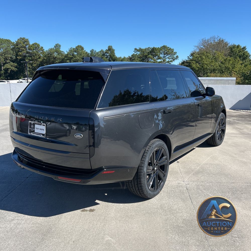 2023 Land Rover Range Rover P530 SE LWB