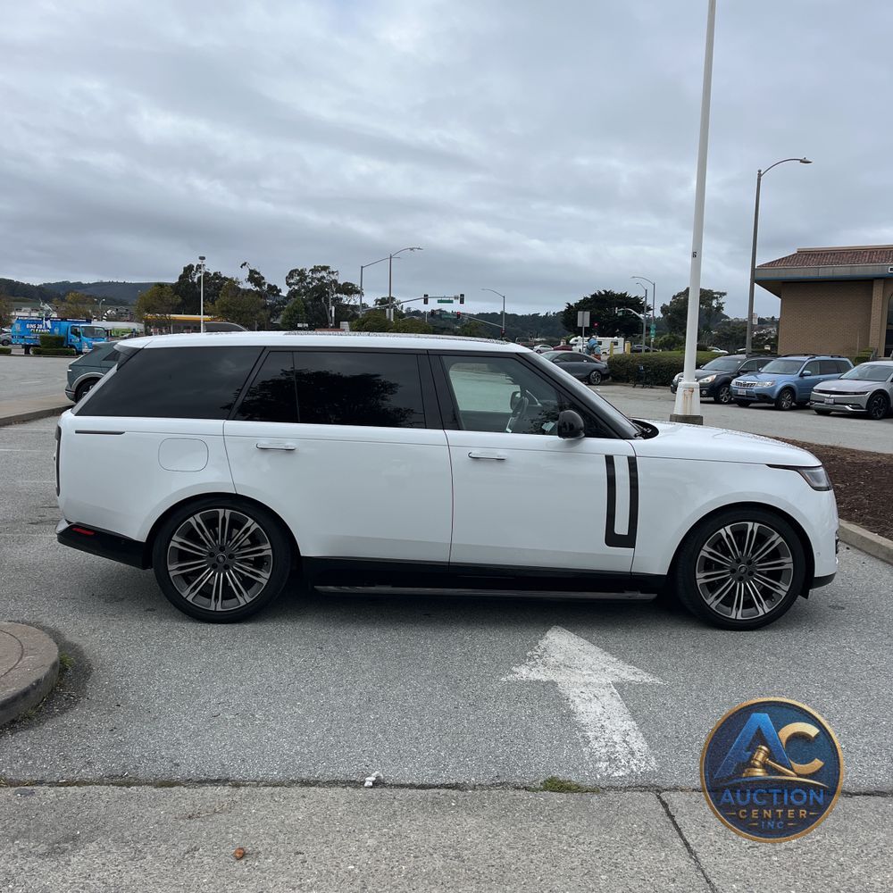 2023 Land Rover Range Rover SE