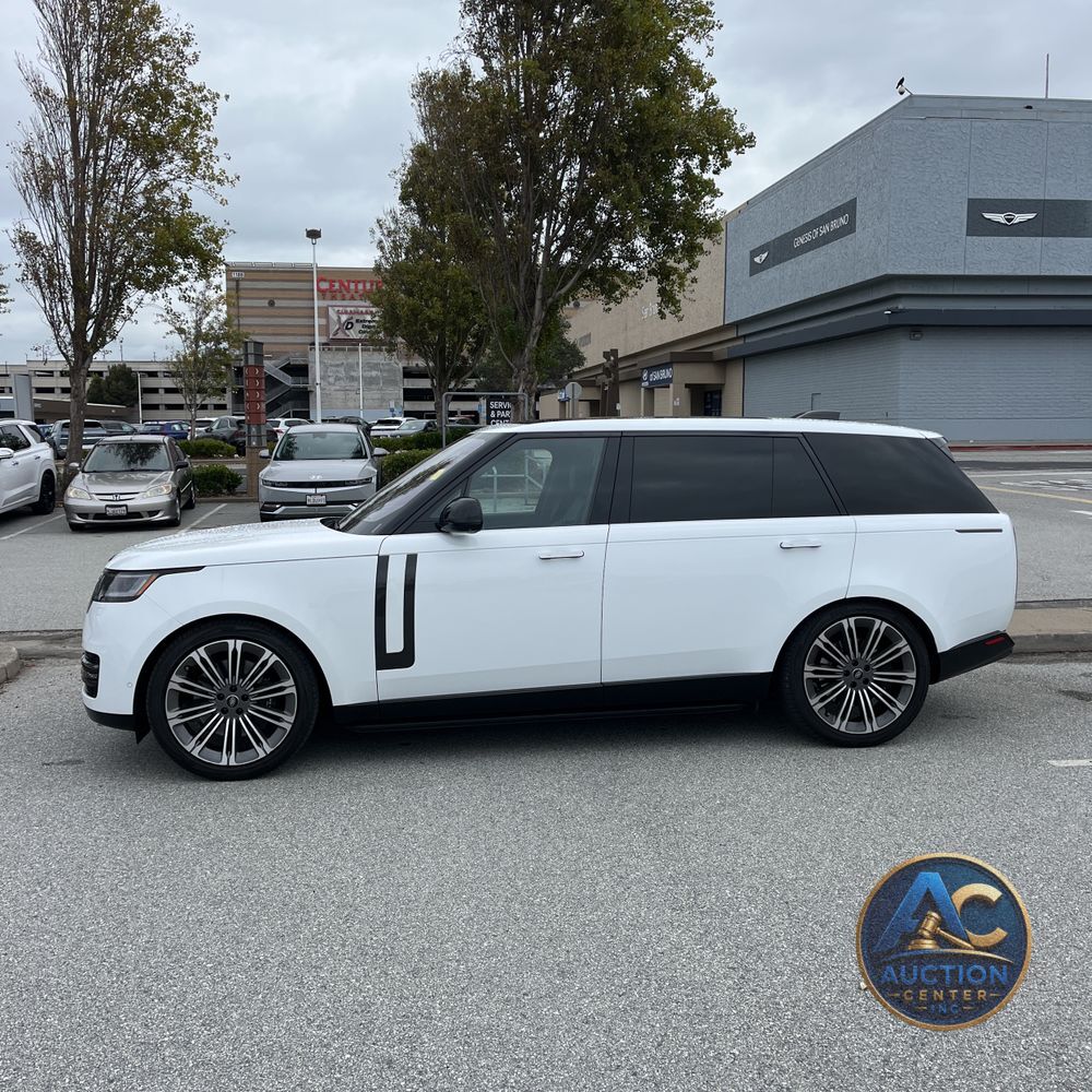 2023 Land Rover Range Rover SE